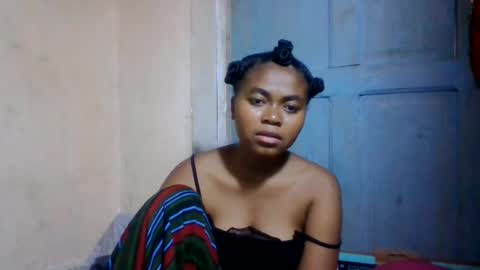 Snapshot of nilahmarie chatting on July 3, 11:27 am nilah online show from July 3, 11:27 am