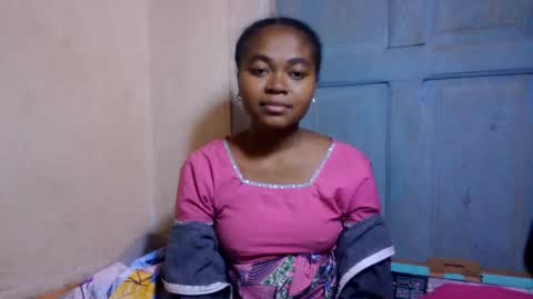 Snapshot of nilahmarie chatting on July 10, 9:45 am nilah online show from July 10, 9:45 am