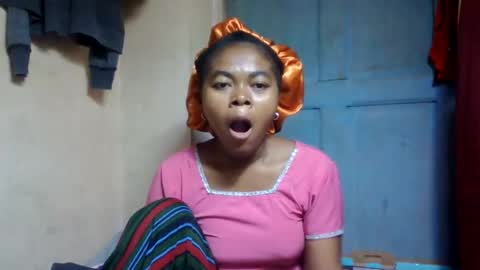 Snapshot of nilahmarie chatting on July 21, 5:32 am nilah online show from July 21, 5:32 am