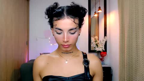 Snapshot of nilam217 chatting on March 9, 7:12 am Nilam online show from March 9, 7:12 am