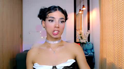 Snapshot of nilam217 chatting on March 10, 8:23 pm Nilam online show from March 10, 8:23 pm