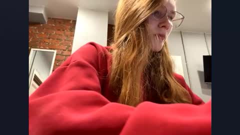 Snapshot of nilaslagter chatting on October 26, 4:13 pm I am Gina ntmu Lets hit 10 Thumbs Up together online show from October 26, 4:13 pm