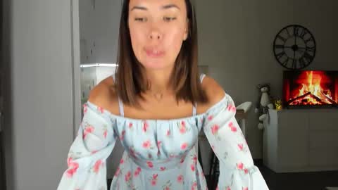 Bella online show from September 26, 4:44 pm