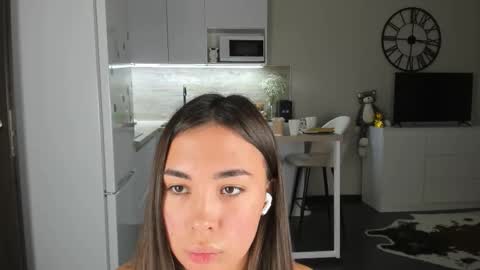 Bella online show from October 28, 7:16 pm