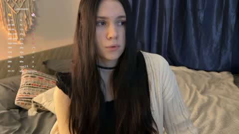 Jennet online show from December 8, 1:14 pm