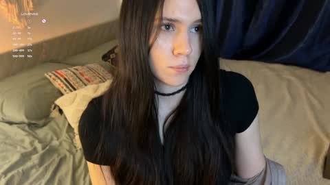 Jennet online show from December 13, 2:27 pm