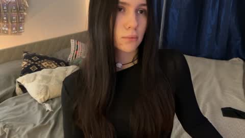 Jennet online show from February 8, 2:16 pm