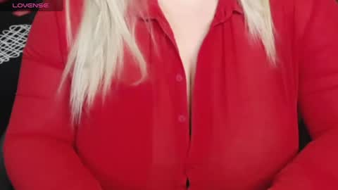 Snapshot of nimphoteasex chatting on May 8, 8:19 am Blonde Nimpho online show from May 8, 8:19 am