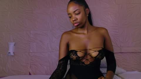 nina_bae_ online show from July 11, 8:44 pm