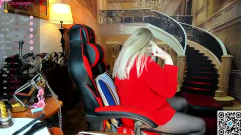 Nina online show from April 26, 4:04 pm