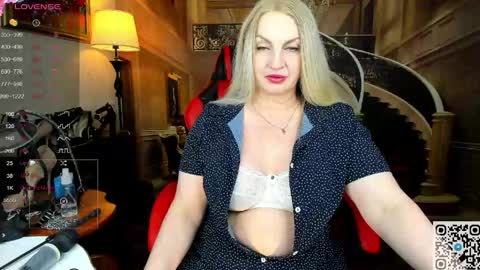 Snapshot of nina_deville chatting on May 10, 7:41 pm Nina online show from May 10, 7:41 pm