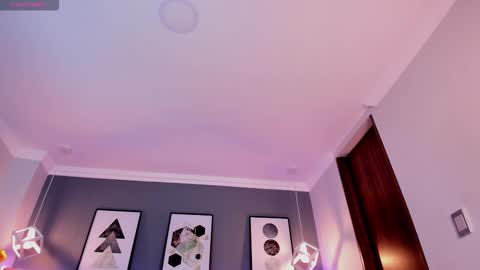 nina_ford_ online show from December 16, 3:11 am