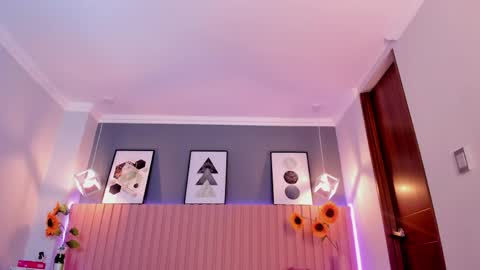 nina_ford_ online show from April 30, 3:13 am