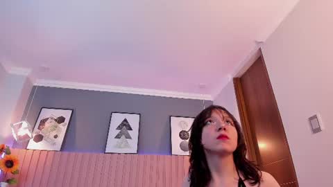 nina_ford_ online show from July 25, 3:37 am