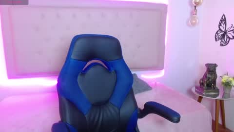 nina_rock online show from May 17, 12:41 am