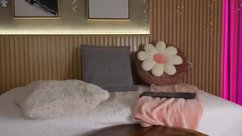 NINA online show from March 11, 12:44 pm