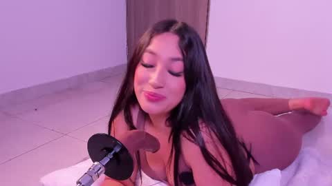 Snapshot of nina_sweetz chatting on July 16, 6:14 pm Nina online show from July 16, 6:14 pm