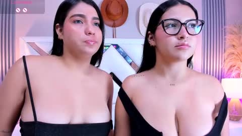 Snapshot of ninablooms01 chatting on February 19, 4:01 am Nina online show from February 19, 4:01 am