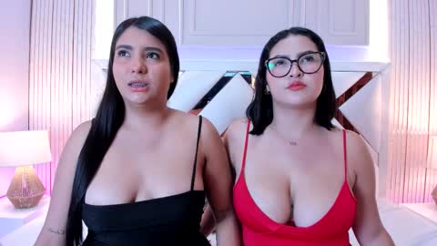 Snapshot of ninablooms01 chatting on September 9, 4:12 am Nina online show from September 9, 4:12 am