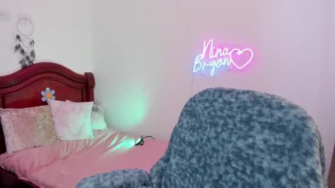 Snapshot of ninabryon1 chatting on December 16, 3:32 pm Nina online show from December 16, 3:32 pm