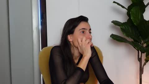 NinaCrystal online show from October 31, 8:26 am