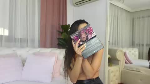 Snapshot of ninacrystal chatting on July 28, 10:32 am NinaCrystal online show from July 28, 10:32 am