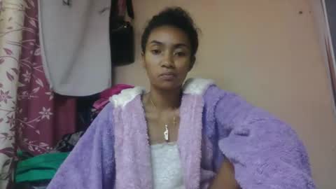 ninaeaa online show from April 26, 8:28 pm