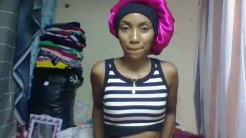 Snapshot of ninaeaa chatting on May 19, 7:53 pm ninaeaa online show from May 19, 7:53 pm