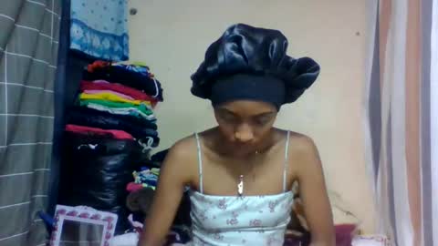 Snapshot of ninaeaa chatting on May 21, 8:10 am ninaeaa online show from May 21, 8:10 am