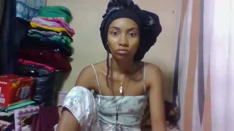 Snapshot of ninaeaa chatting on May 23, 5:01 am ninaeaa online show from May 23, 5:01 am