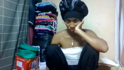 Snapshot of ninaeaa chatting on May 27, 8:17 pm ninaeaa online show from May 27, 8:17 pm