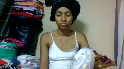 Snapshot of ninaeaa chatting on June 14, 3:30 am ninaeaa online show from June 14, 3:30 am