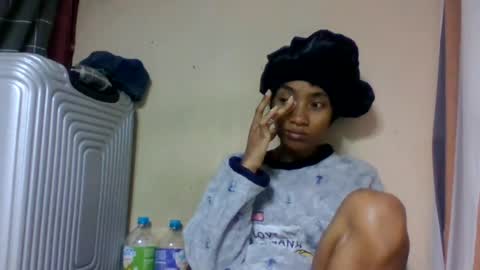 Snapshot of ninaeaa chatting on June 18, 12:22 am ninaeaa online show from June 18, 12:22 am
