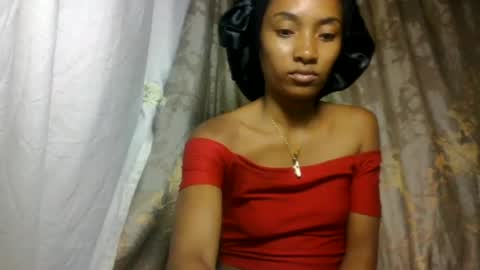 Snapshot of ninaeaa chatting on June 25, 1:15 pm ninaeaa online show from June 25, 1:15 pm