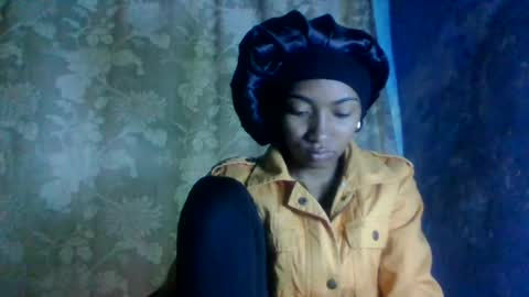 Snapshot of ninaeaa chatting on July 1, 7:43 am ninaeaa online show from July 1, 7:43 am
