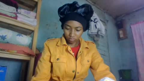 Snapshot of ninaeaa chatting on July 17, 4:52 am ninaeaa online show from July 17, 4:52 am