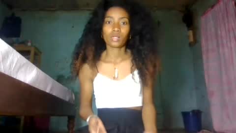 Snapshot of ninaeaa chatting on July 19, 8:18 am ninaeaa online show from July 19, 8:18 am