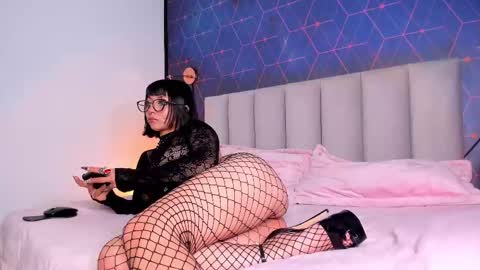 Snapshot of ninaevanss chatting on February 11, 8:20 pm Alisson online show from February 11, 8:20 pm