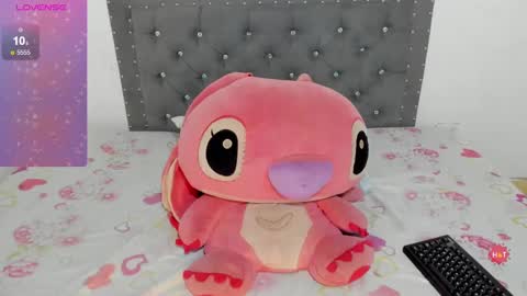 Snapshot of ninagrey03 chatting on January 23, 11:36 pm Valentina online show from January 23, 11:36 pm