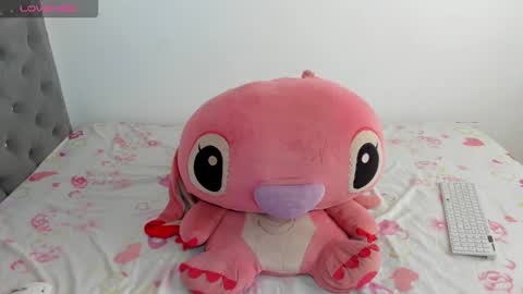 Snapshot of ninagrey03 chatting on September 28, 3:28 pm Valentina online show from September 28, 3:28 pm