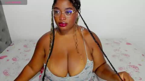 Snapshot of ninagrey03 chatting on September 30, 11:54 pm Valentina online show from September 30, 11:54 pm