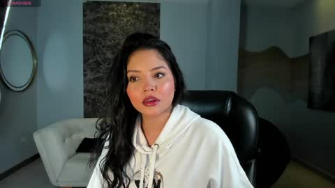 Snapshot of ninamichelle_ chatting on June 5, 10:32 am Nina online show from June 5, 10:32 am