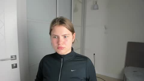 ninarihh online show from March 1, 4:00 pm