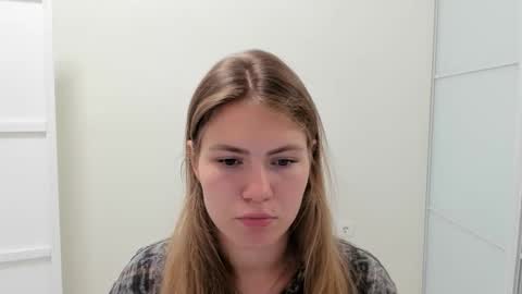 ninarihh online show from September 17, 9:55 am