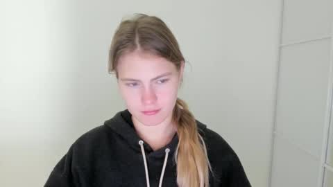 ninarihh online show from October 11, 11:09 am