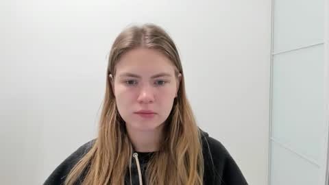 ninarihh online show from October 20, 10:49 am