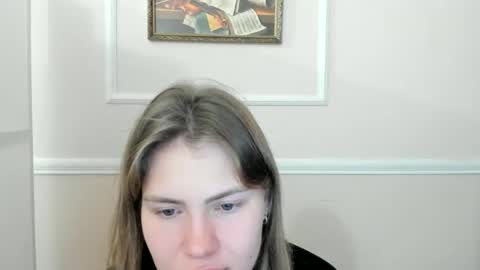 ninarihh online show from November 24, 4:40 pm