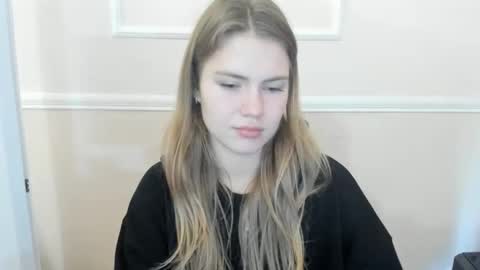 ninarihh online show from November 27, 11:56 am