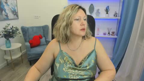 Snapshot of ninastarle chatting on May 10, 4:39 am ninastarle online show from May 10, 4:39 am