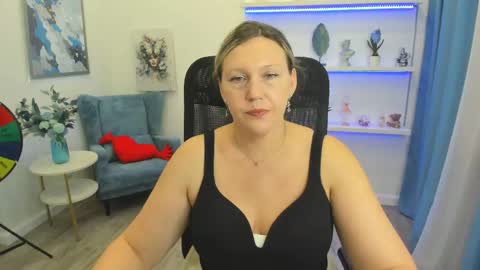 Snapshot of ninastarle chatting on May 14, 11:39 am ninastarle online show from May 14, 11:39 am